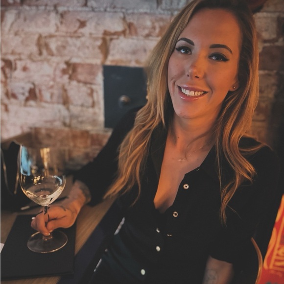 Meet your Posher, Lynseym - Picture 1 of 1